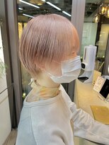 ミィ 表参道(mee.)&nbsp;【mee.】ヤジマ　ハイトーンピンク　丸みショート