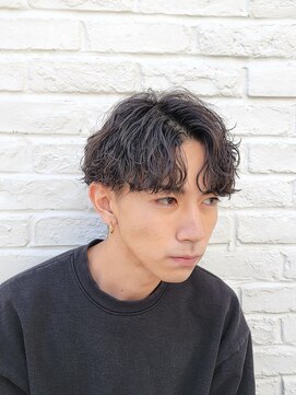 フィフス 原宿(fifth) 韓流センターパートツーブロック刈り上げ波巻きスパイラルパーマ