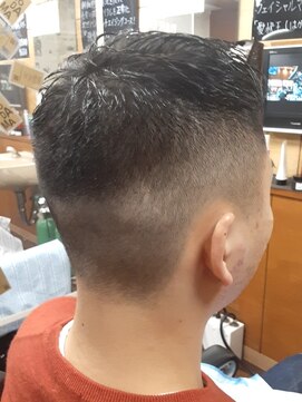 コダマ 新大塚店(KODAMA) アップバングツーブロックショートスタイル（コンマヘア）床屋