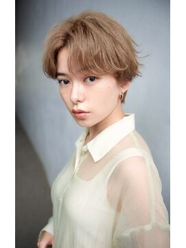 グランアージュ 船橋南口店(grandage) センターパート/くせ毛風ショート/グレーベージュ/くびれ/船橋