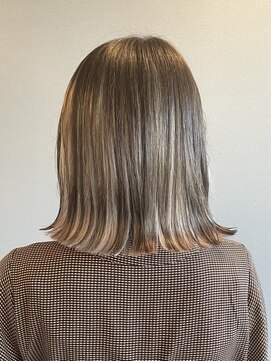 キティン 吉祥寺(kitin) 《kitin吉祥寺》クリームベージュインナーカラーボブ