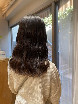 アメリ バイ アピッシュ(Amelie by apish) クルムパーマ/ゼリーパーマ/ゆるめパーマ/セミロング