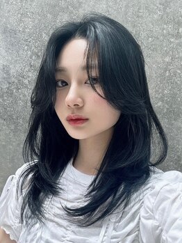 プラス アヴェダ(PLUS AVEDA)の写真/第一印象は顔周りで変わる!髪質/骨格/ライフスタイル/家でのお手入れ方法を考慮した最適解を丁寧にお応え◎