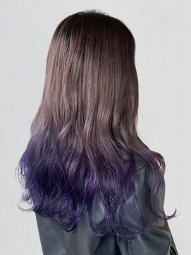グラデーションカラー バイオレットカラー ウェーブ ロング 20代