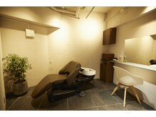 フルフラットのシャンプー台の半個室も完備!お子様連れも大歓迎!