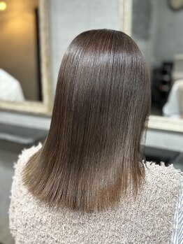 ゴエン(goen)の写真/【リピーター続出!!髪質改善ヘアエステ】11種類の高濃度美容液を髪質に合わせて調合し、丁寧に栄養を浸透♪