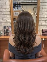 ヘアメイク フレンシア(hair make flencia)&nbsp;エレガントな立体感が引き立つ波ウェーブロング【417スタイル】