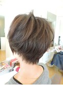毛流、毛質を意識してカットします。
