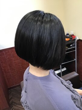 アマラ 立川(amara) 前下がりボブ