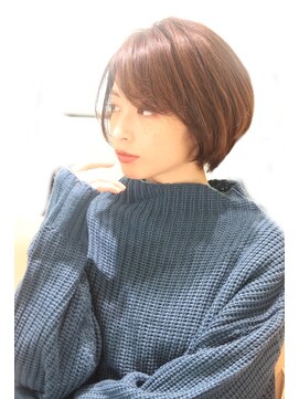 レウナ 外苑前(Reuna) 20代30代40代暗めカラーでも可愛いナチュラショートボブ