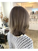 ツムグ 代官山店(TUMUGU) 30代40代50代大人かわいいヘアこなれミディホワイトグレージュ