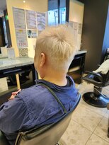 ジャンヌダルク 大人モヒカン風ヘア