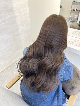 ウタ(Uta) 20代30代＊透明感たっぷりアッシュベージュ