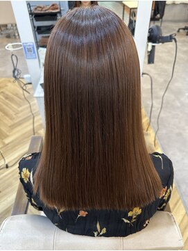 トッカ ヘアアンドトリートメント 難波店 縮毛矯正x艶髪