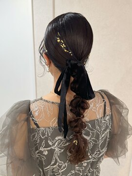 ニィ(2iee.) 結婚式参列あみおろしアレンジ