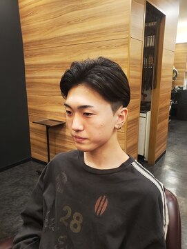 男を磨くメンズサロン オム グランド(HOMME GRAND) かきあげ2ブロックショート