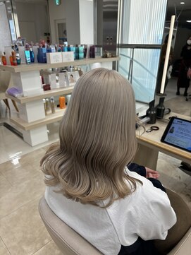 ケンジ 平塚ラスカ店(KENJE) ハイトーン/ベージュカラー/シルバーカラー/ホワイトカラー