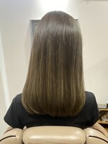 ファーチ(Fir-chi)&nbsp;透明感のあるオリーブカラー  。