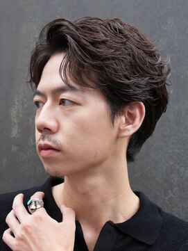 フィフス トウキョウ (fifth TOKYO) 渋谷ニュアンスパーマメンズカットかきあげセンターパート30代