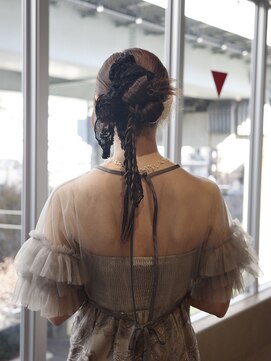 ネロ フタコタマガワ(NERO FUTAKOTAMAGAWA) 【清水夏生】参列ヘアアレンジ×タイトリボン