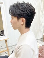 コンビネーション(combination) センターパートフェザーパーマニュアンスパーマツーブロック