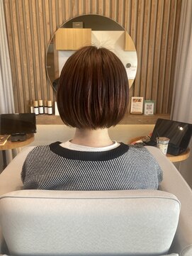 コレットヌーク(COLLET neuk) パツッとボブ