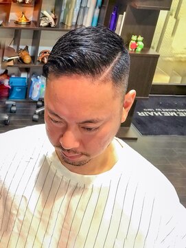 オムヘアーバイグルーマーズ(HOMME HAIR by GROOMER/S) #コームオーバー #外国人風カット#barberstyle#hommehair2nd櫻井