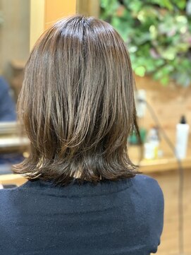 プランツヘアー 20代、30代、40代、人気ツヤ感大人キレイ外ハネボブ