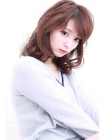 オーロ(ORO)&nbsp;くぐれる長さでイメチェンしやすいパーマミディ