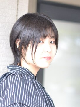 エンドレスウィズユー(ENDLESS WITH YOU) 崩しすぎない綺麗めウルフカット