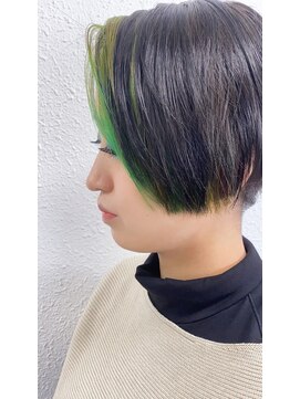 ジェナ(Jena) ライトグリーンインナーカラー