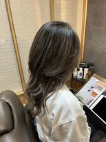 ロエ(loe)&nbsp;地毛を育てるハイライトオンリーのデザイン♪地毛ハイライト！