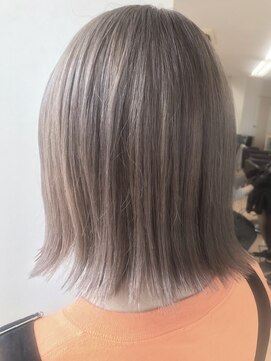 レガーメ(Legame) 外はね切りっぱなしボブ