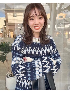 ユク(yuk) 外ハネミディアムヘア