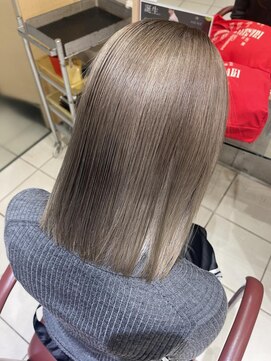 エム インターナショナル 春日部本店(EMU international) ハイトーングレージュ