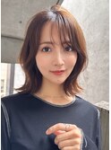 大人くびれミディアムヘア