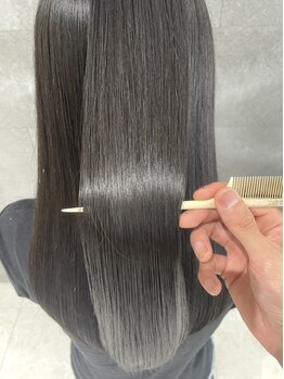 ラーミ(Raami)の写真/アレンジの幅が広いミディアムヘアや、女性らしい上品な印象のロングヘアが人気◎