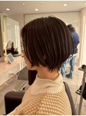 大人可愛い前下がりボブ丸みシルエットで絶壁解消＆小顔へ