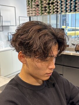 レボ 片町店(Revo) 海外ヘア好き必見!スペインカール×テーパーフェード!