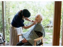 出張のヘアメイクもご相談ください