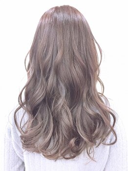 レヴェヘア rever hairの写真/【呉駅徒歩3分】東京で定期的に勉強中◎数々のカットコンテストで受賞歴を持つ技術力の高いスタイリスト！