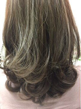 ヘアー ラミュウ(Hair La'Miu) ロングレイヤー