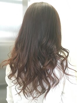 ヘアーサロン パドマ(PADMA)の写真/サロン帰りのスタイルを毎日ご自宅でも再現できる。ブローでまとまる、扱いやすさ抜群の髪質へ導きます。