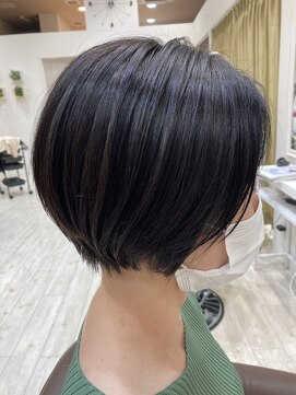 ゼル イオンタウン名西(ZELE) ショートボブ