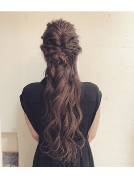 ヘアドマルシェモンタン(hair de marche' Mon temps) ゆるふわハーフアップ