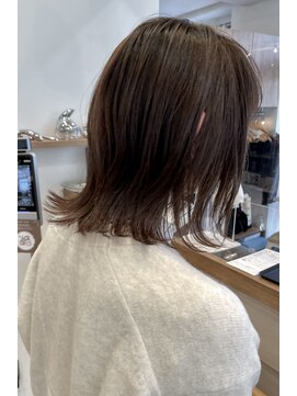 ペイジバイネオリーブ 吉祥寺店(Paige by Neolive) 伸ばしかけ　外ハネミディ