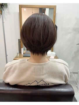 フラット(flat) 丸みショートボブ