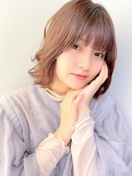 ルーパバイミュージアム(LOOPA by museum) ■LOOPA■ナチュラルベージュ×ゆるふわボブ