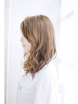 シュシュット(chouchoute) 斜めバングデザインカラーシルキーベージュグレージュカラー/071