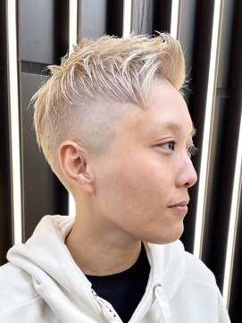 ピークアブー 原宿ハラカド(PEEK-A-BOO) 刈り上げ　ブリーチ　ツーブロック　西尾卓義